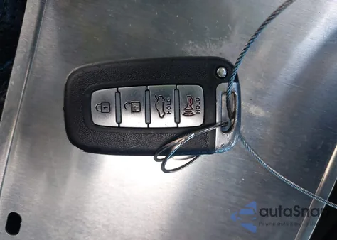 2011 Hyundai Equus Ultimate z USA, uszkodzony, nr VIN KMHGH4JF0BU042046